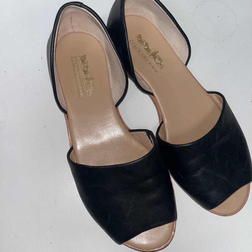 Coach and Four black flat  women's size 6 shoe  Firenze